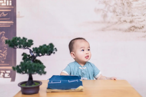 孝感五个月宝宝可以站吗 孝感五个月宝宝可以站吗